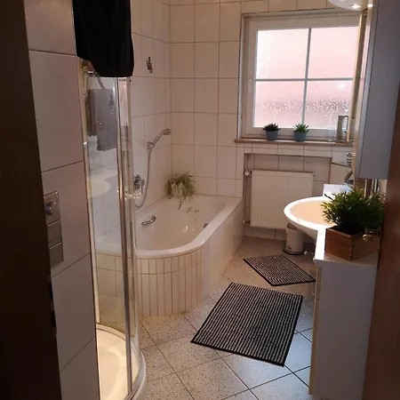 Ferienhof Pamp - Ferienwohnung Rhoenstreuner Apartman